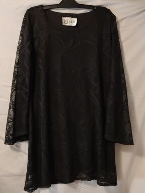 Women's Size Large L&B Black Lace Tunic Dress with Sheer Sleeve Detail